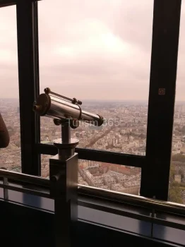 Imaginie-din-Turnul-Montparnasse-din-Paris