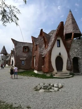 imagine-castelul-de-lut