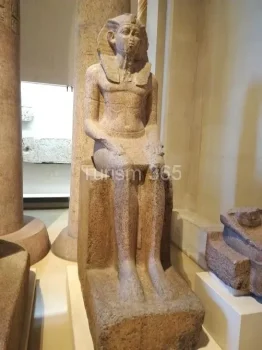 Muzeul_Louvre_interior