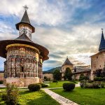 3 Manastiri pe care trebuie sa le vizitezi daca ajungi in nordul Moldovei 1