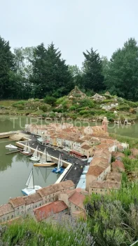 France Miniature casute