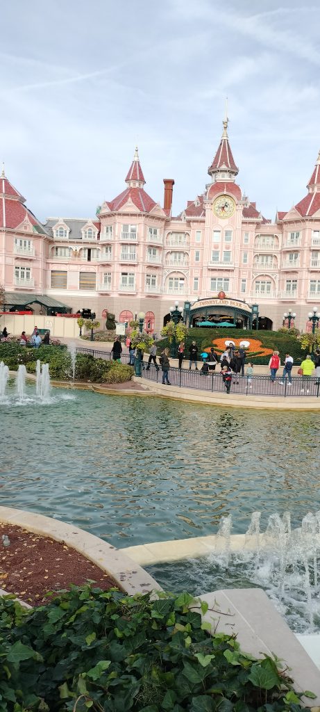 Vacanta la Disneyland Paris I Informatii utile I Cazare si Galerie foto 2