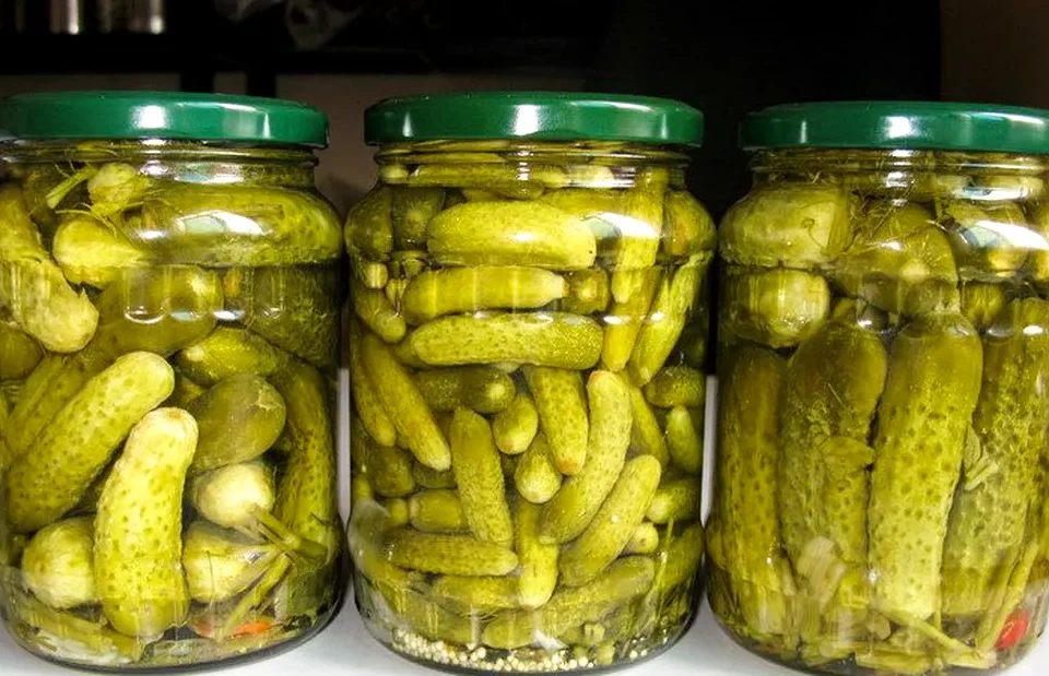 Castraveți murați bucovinești: rețetă de neratat!