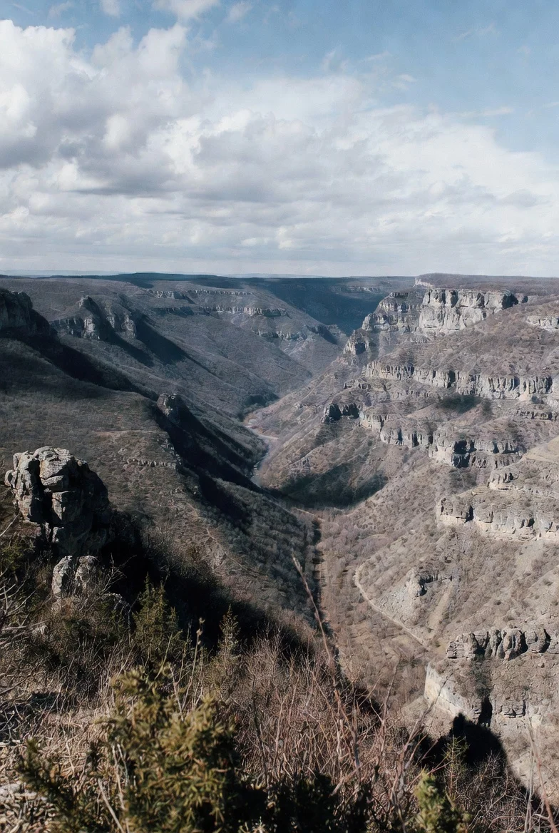 Cum se formează un canion – Exemple din România și lume